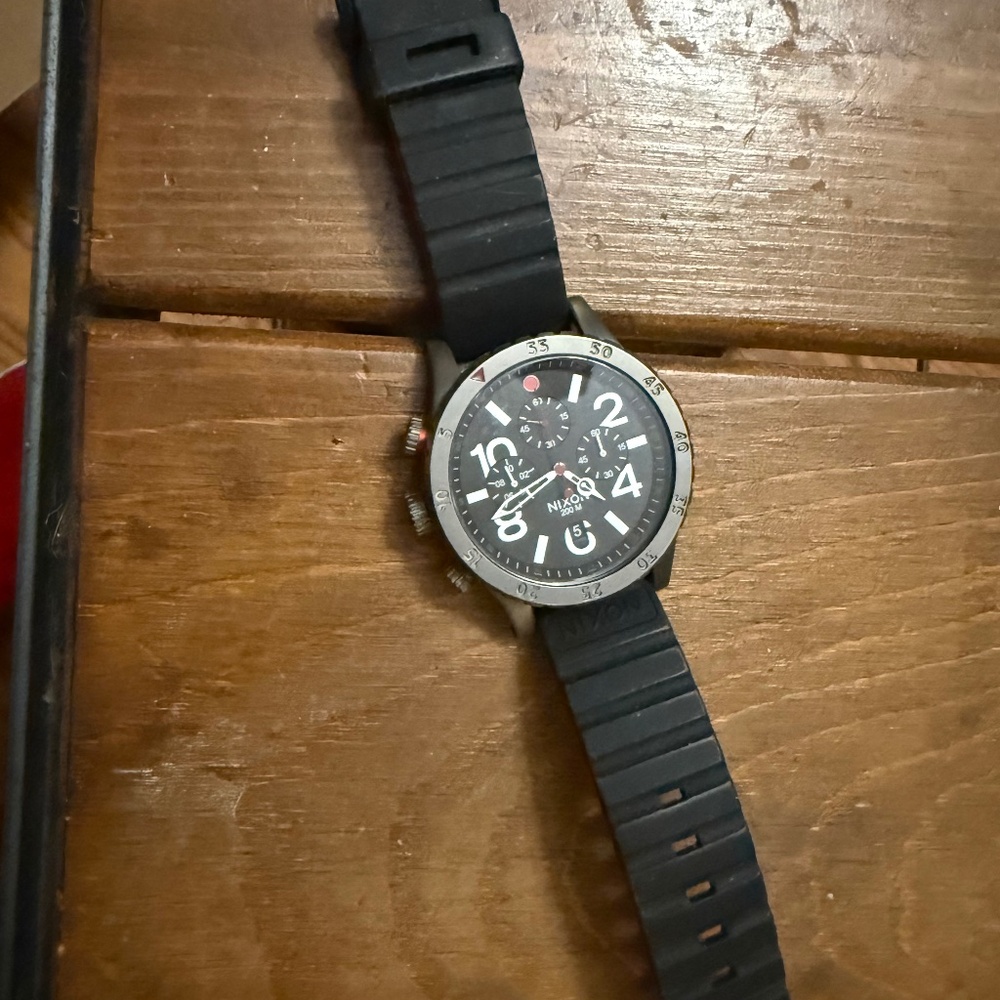 Nixon 48-20 chrono P red/black